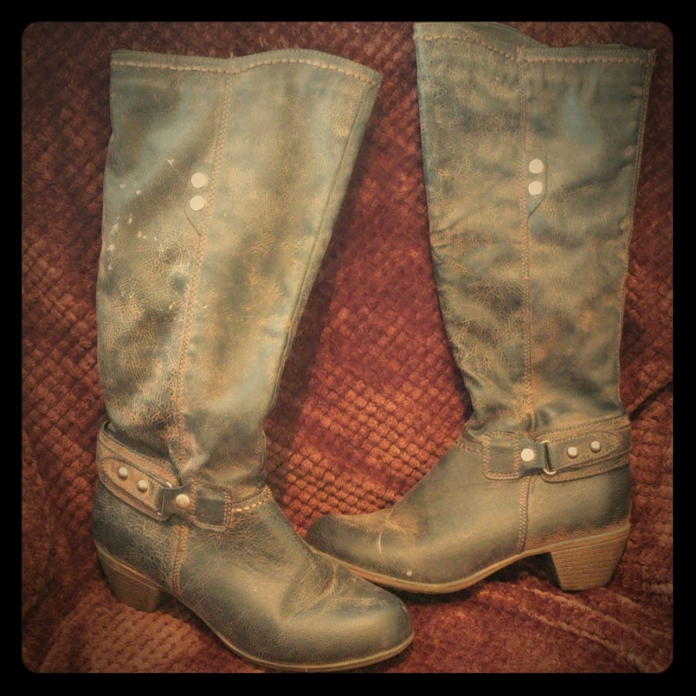 Brown boots